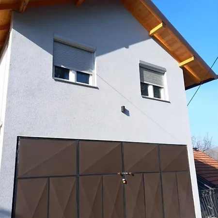 B&e * Tuzla