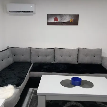B&e Διαμέρισμα Τούζλα